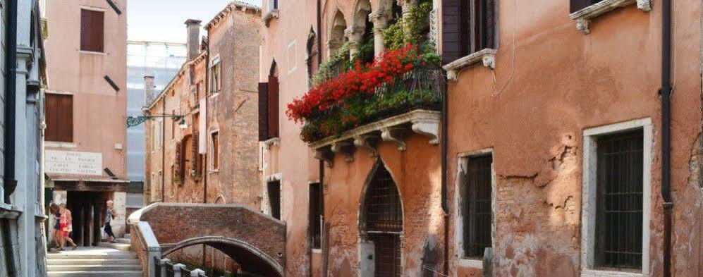 Bed and Breakfast Ca' Cappellis Venedig Exterior foto
